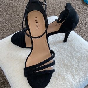 Torrid 9W black 4” heels